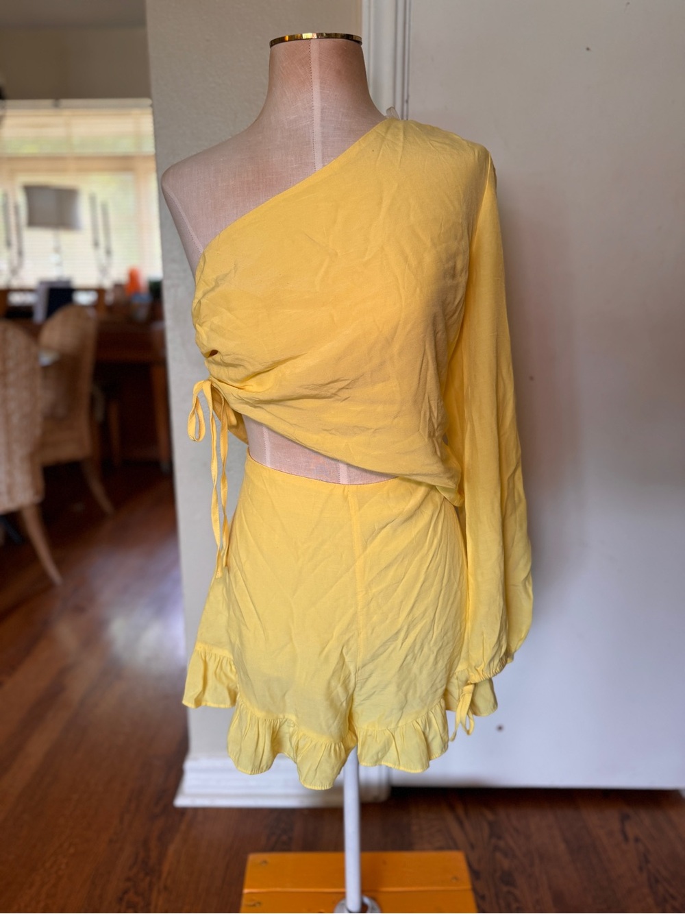 DO+BE Pale Yellow One-Shoulder Top